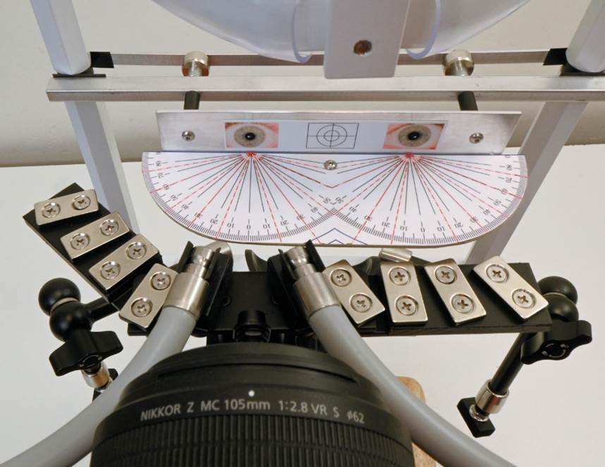 A close-up of a camera
Description automatically generated